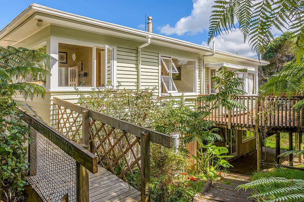19 Ocean View Road, Huia, Auckland - Carousel 1