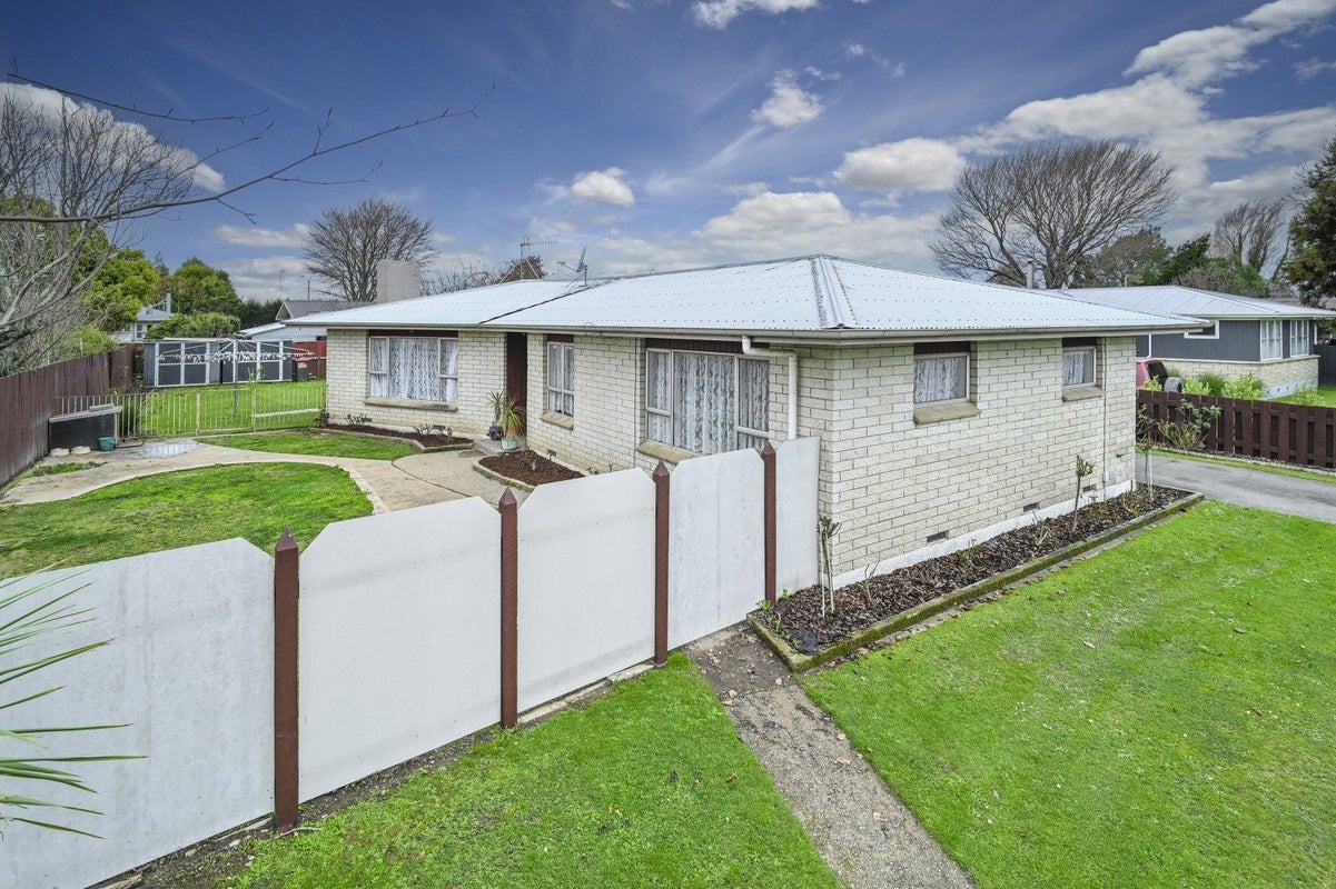 23 Lorne Crescent, Flaxmere, Hastings - Carousel 19