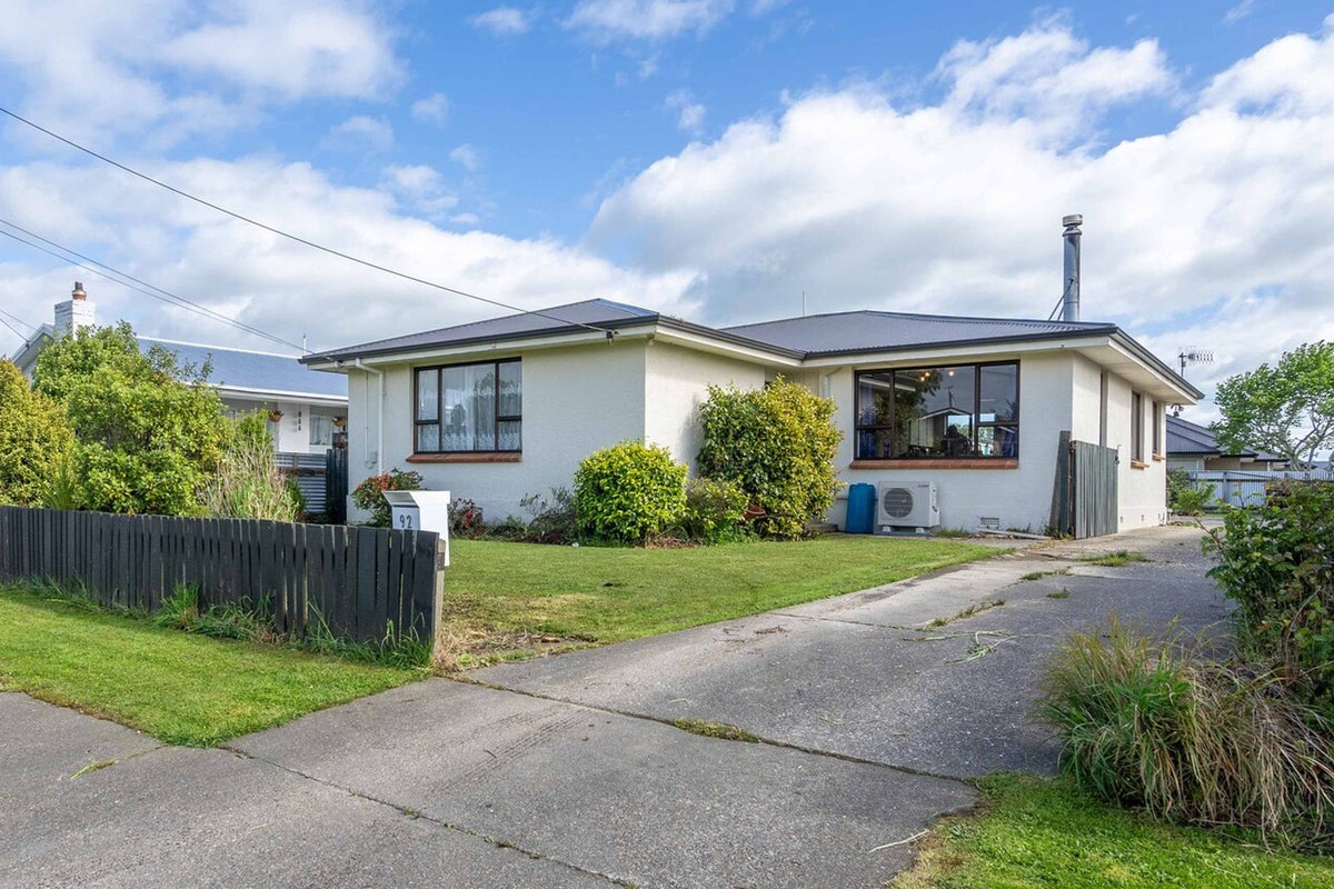 92 Edinburgh Crescent, Waikiwi, Invercargill - Carousel 1