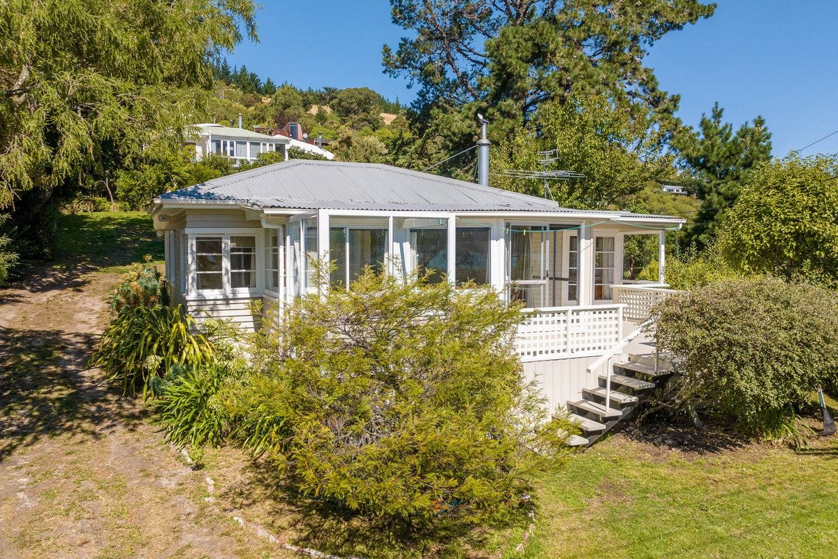 426 Marine Drive, Charteris Bay, Governors Bay - Carousel 2