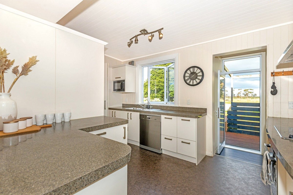 19 MacDonald Road, Matawhero, Gisborne - Carousel 2