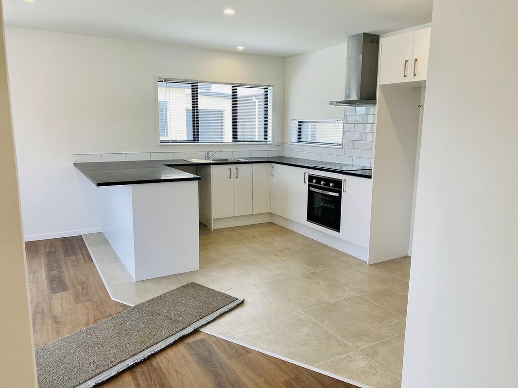 26 Black Beech Crescent, Takanini, Auckland - Carousel 2