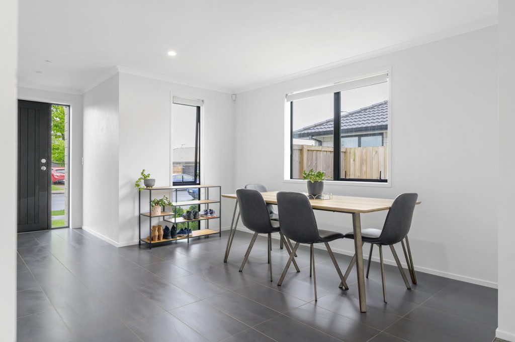 19 Briannarose Drive, Fitzroy, Hamilton - Carousel 2