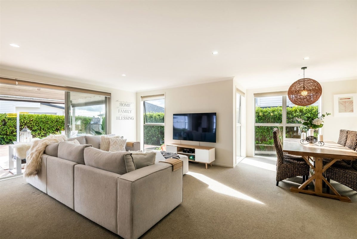 63C Westgate Drive, Massey, Auckland - Carousel 1