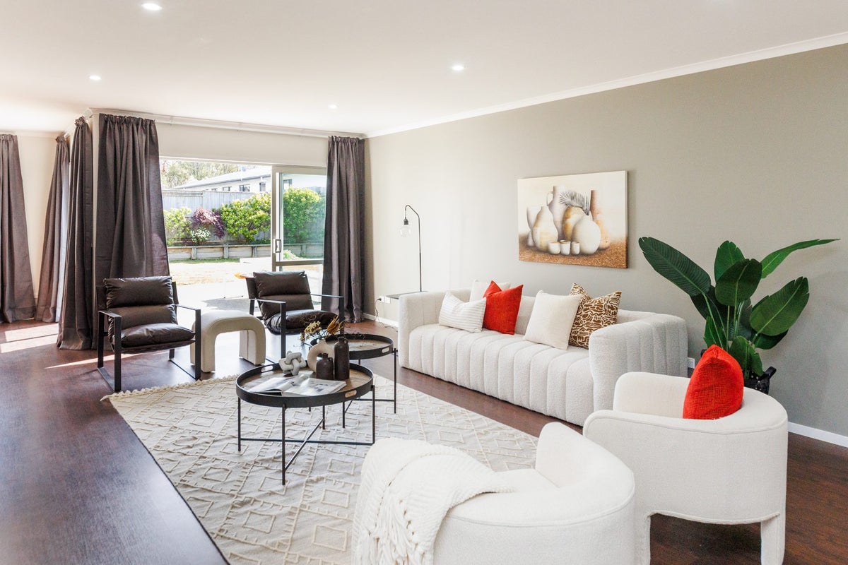 15 Coutts Way, Fitzherbert, Palmerston North - Carousel 2