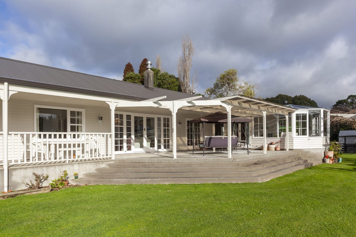 153 State Highway 1, Otaihanga, Paraparaumu - Carousel 1