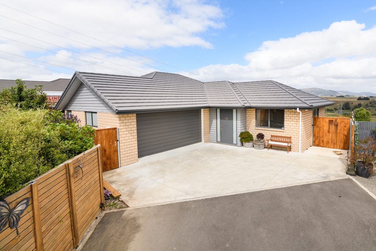 26 Varsity Heights, Fitzherbert, Palmerston North - Carousel 2