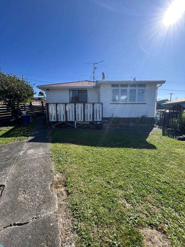 114 Driver Crescent, Cannons Creek, Porirua - Carousel 2