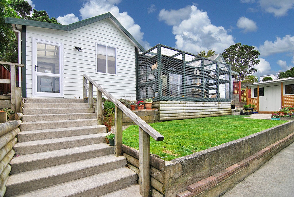 28 Turville Crescent, Newlands, Wellington - Carousel 2