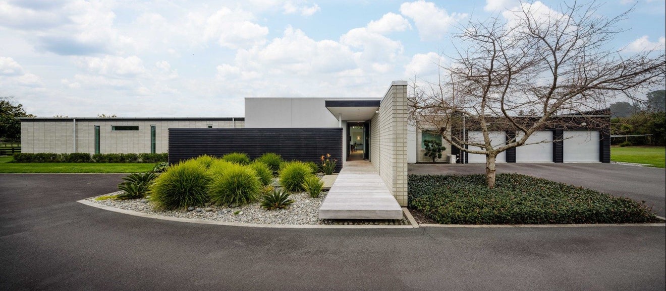 9A River Downs, Horsham Downs, Hamilton - Carousel 1