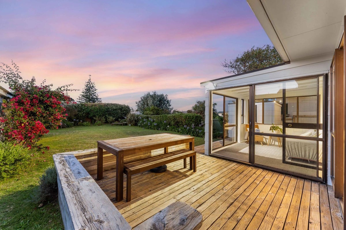 13 Atua Street, Waikanae Beach, Waikanae - Carousel 2