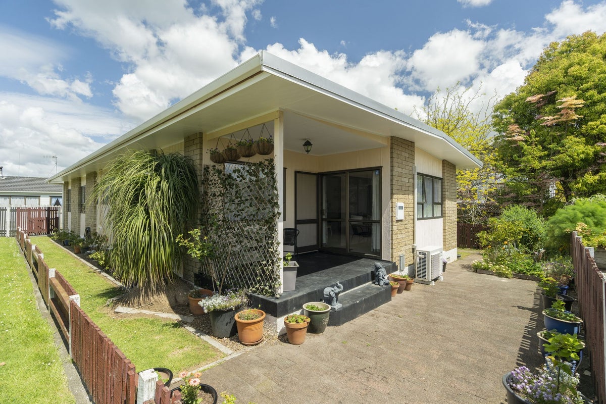 8B CARR ST, Te Kamo, WHANGAREI - Carousel 1
