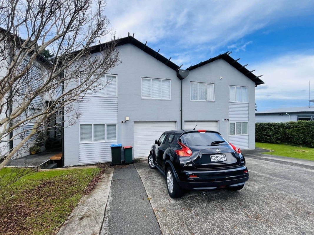 27 Pecan Place, Avondale, Auckland - Carousel 1