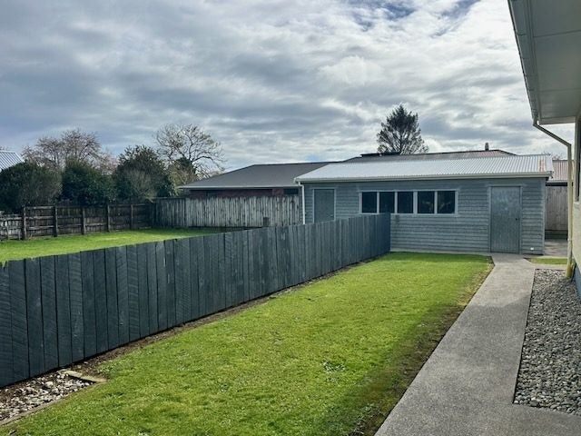 516 Richmond Road, Lepperton, New Plymouth - Carousel 2
