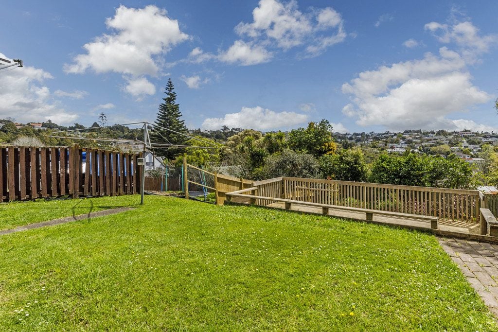 20 Shanaway Rise, Hillcrest, Auckland - Carousel 2