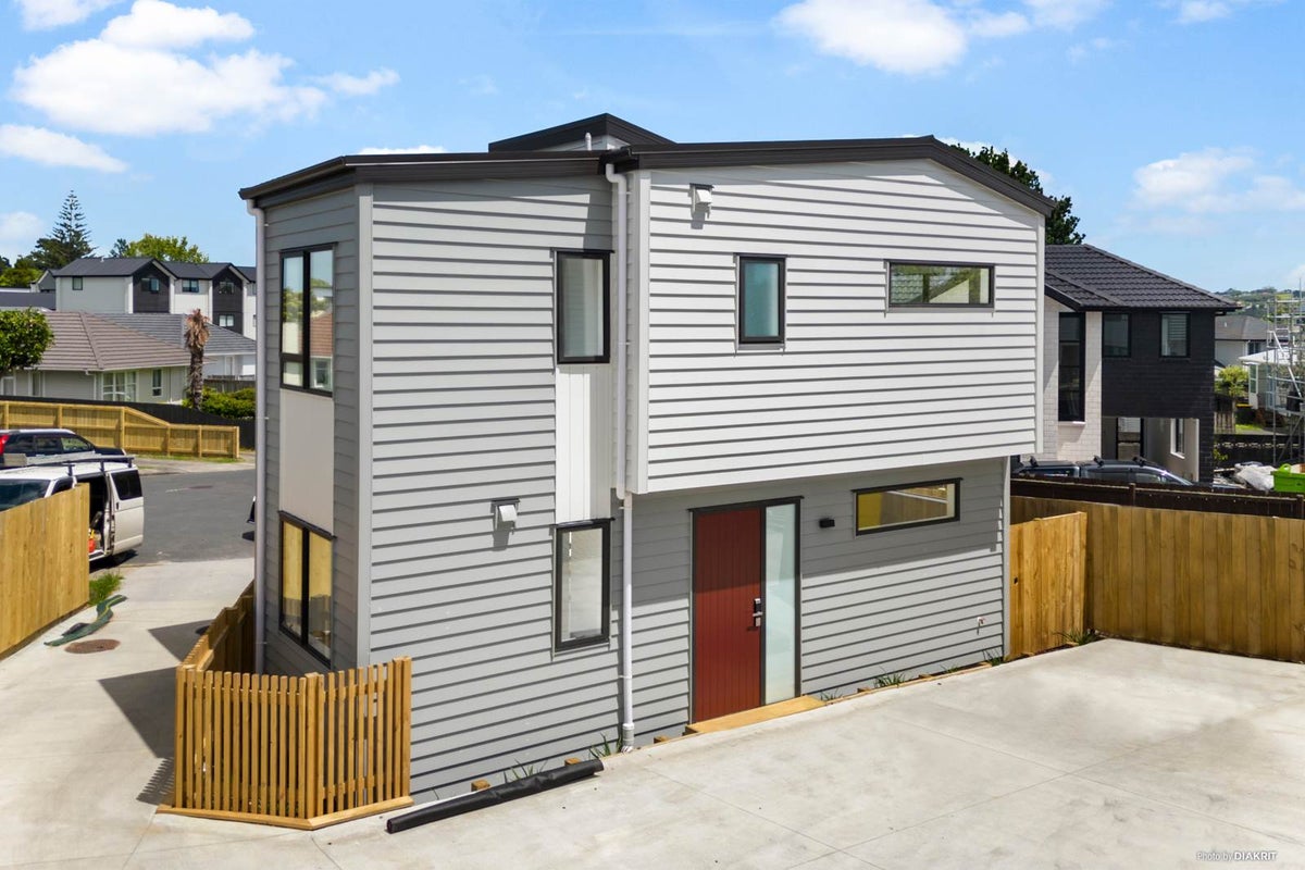 12A Shamrock Lane, Te Atatu Peninsula, Auckland - Carousel 2