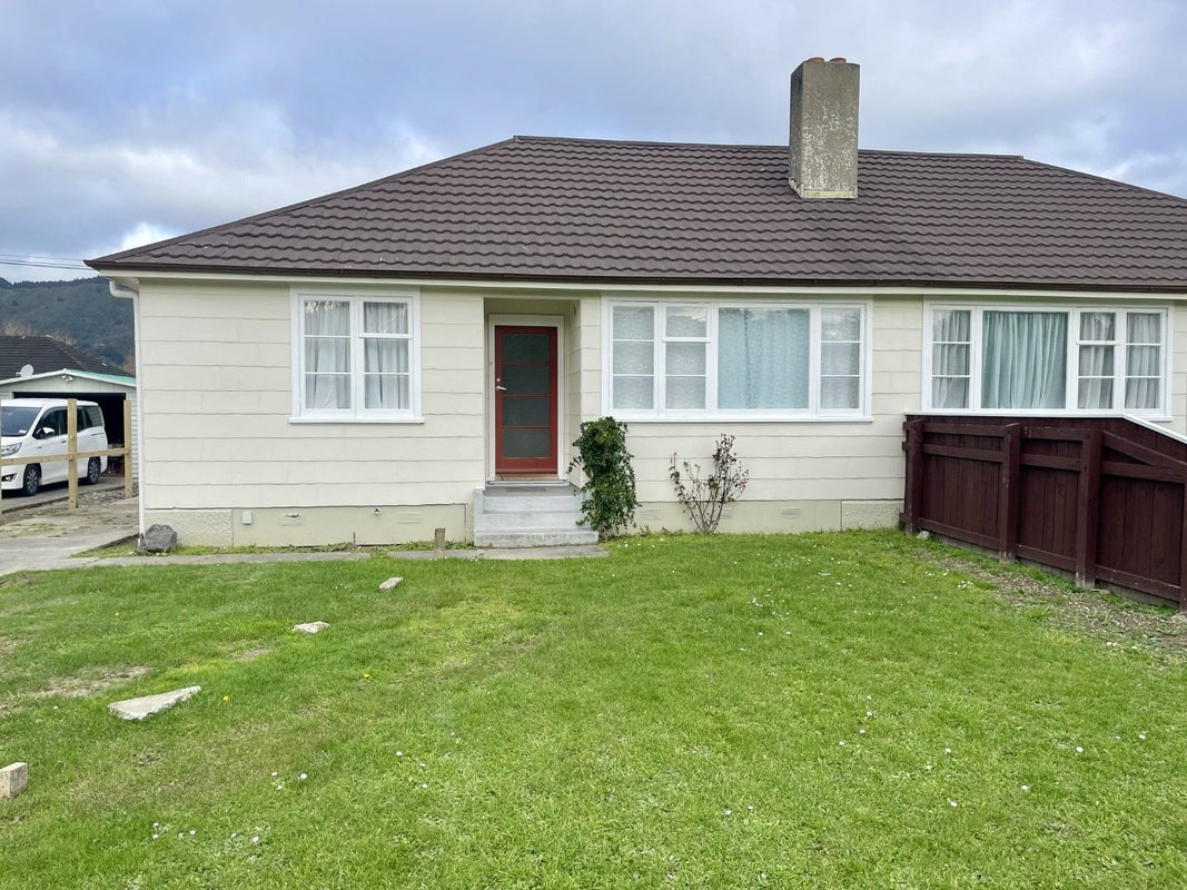 2/211 Cambridge Terrace, Naenae, Lower Hutt - Carousel 1