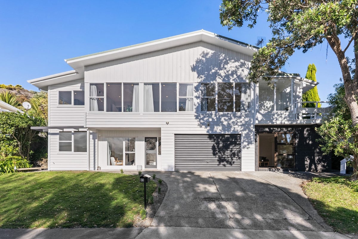 61 Churton Drive, Churton Park, Wellington - Carousel 1
