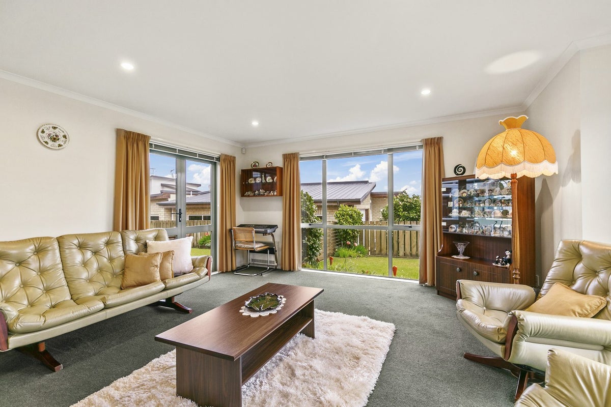 82 Kentwood Drive, Woodridge, Wellington - Carousel 2