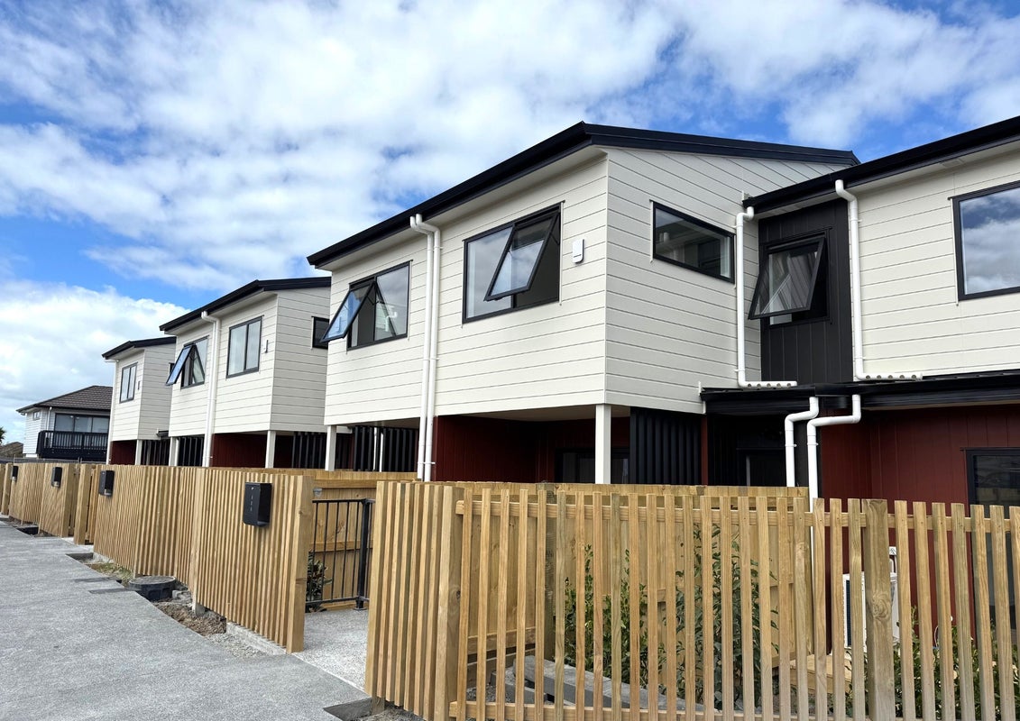 56D Cyclamen Road, Mangere, Auckland - Carousel 1