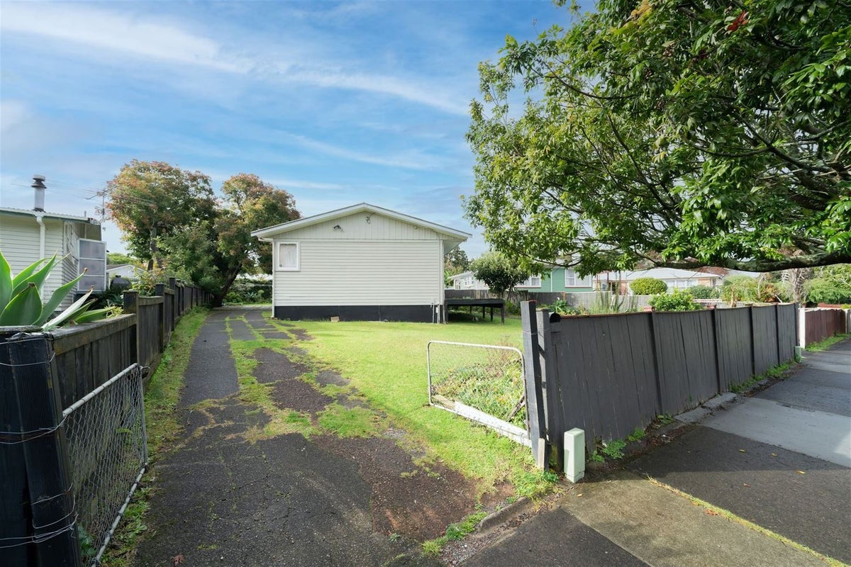 47 Maple Street, Avondale, Auckland - Carousel 7