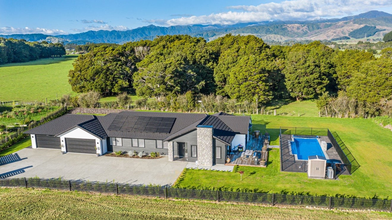 63 Ohau Gravels Way, Ohau, Levin - Carousel 1