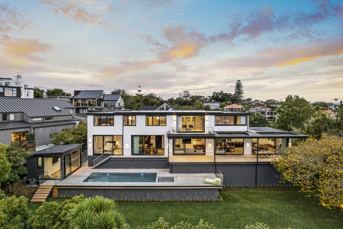 31B Waimarie Street, St Heliers, Auckland - Carousel 2