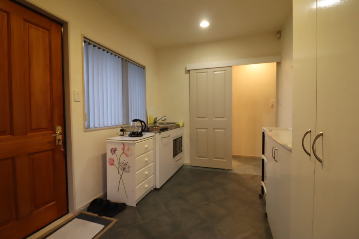 33 Aldersgate Road, Hillsborough, Auckland - Carousel 1