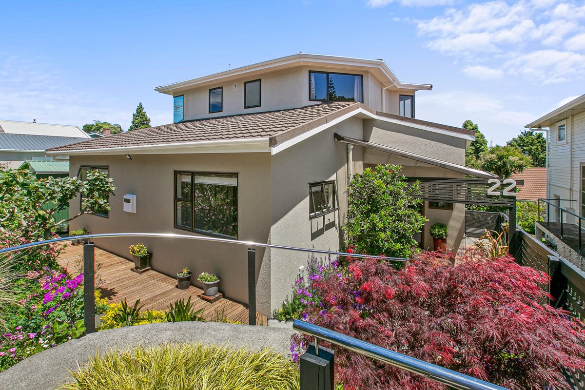 22 Victoria Road, New Plymouth, New Plymouth - Carousel 1