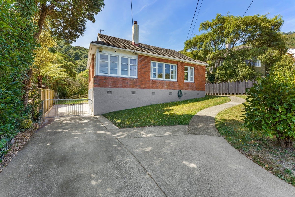51 Wilkie Crescent, Naenae, Lower Hutt - Carousel 1