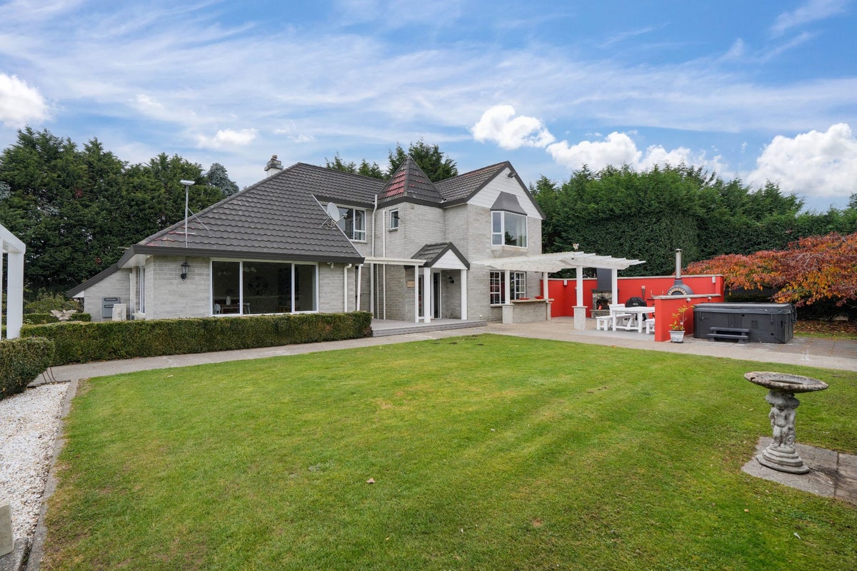 135 Otatara Road, New River Ferry, Invercargill - Carousel 1