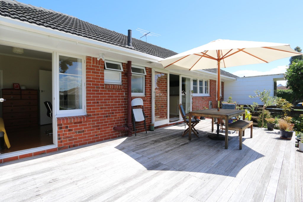 2/0 Symonds Street, Onehunga, Auckland - Carousel 1