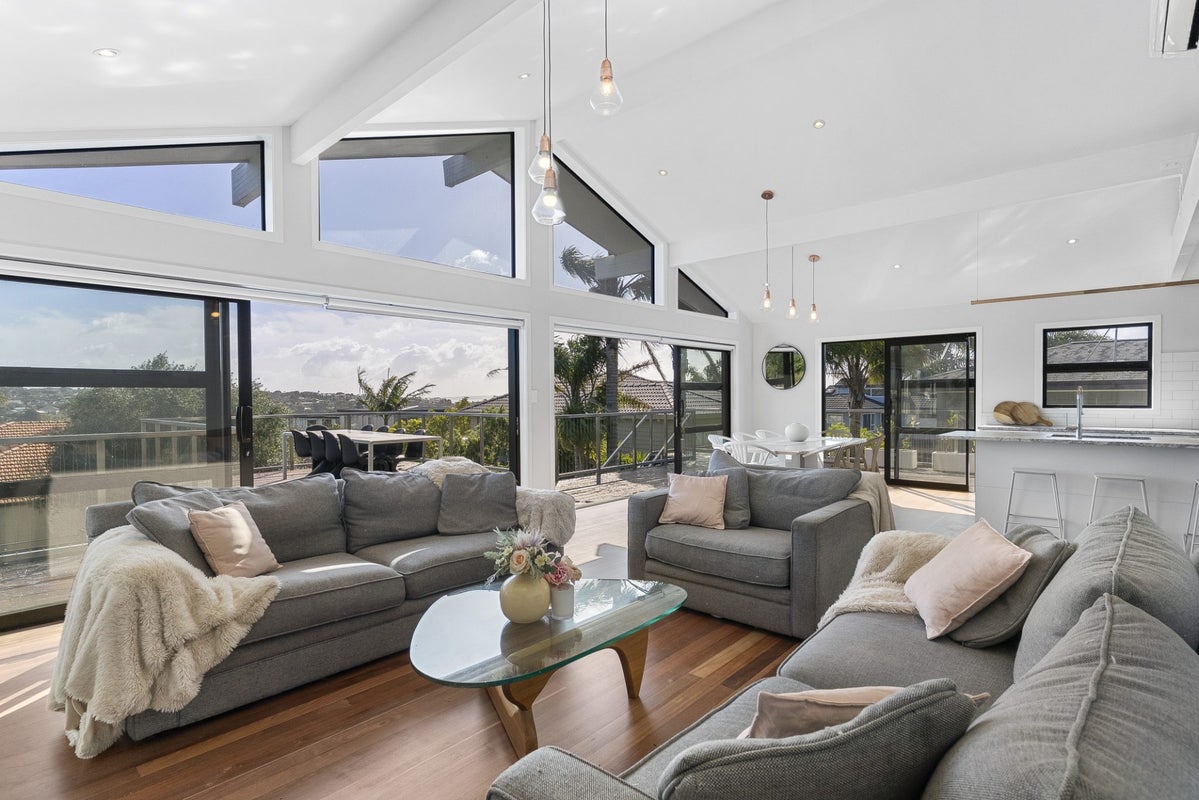 12 Hyde Road, Rothesay Bay, Auckland - Carousel 2