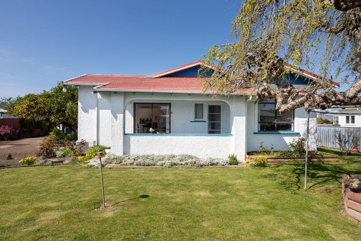 16 Trafalgar Street, Dannevirke - Carousel 2