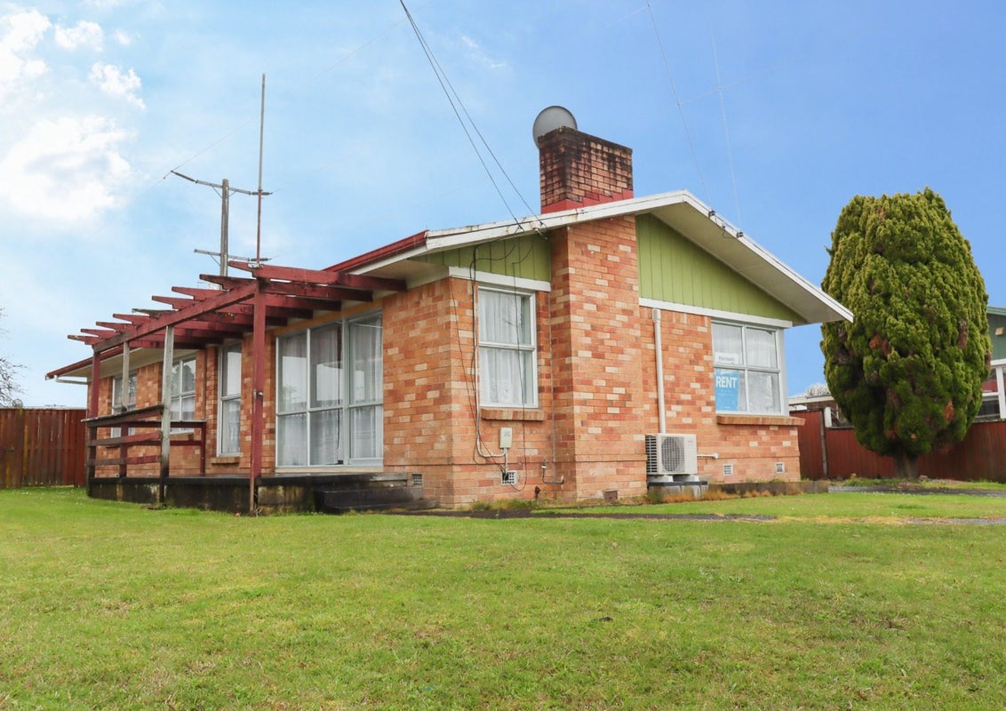 33 Nevada Road, Silverdale, Hamilton - Carousel 2