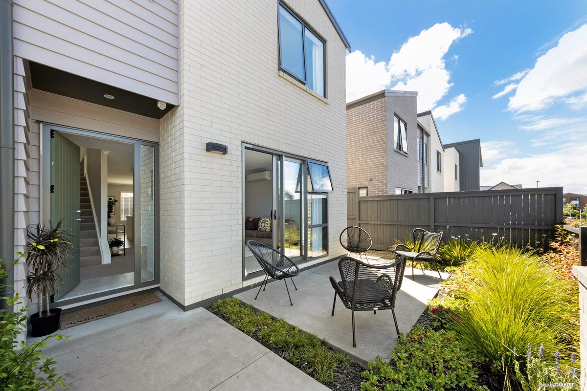 13 Waenganui Road, Hobsonville, Auckland - Carousel 1