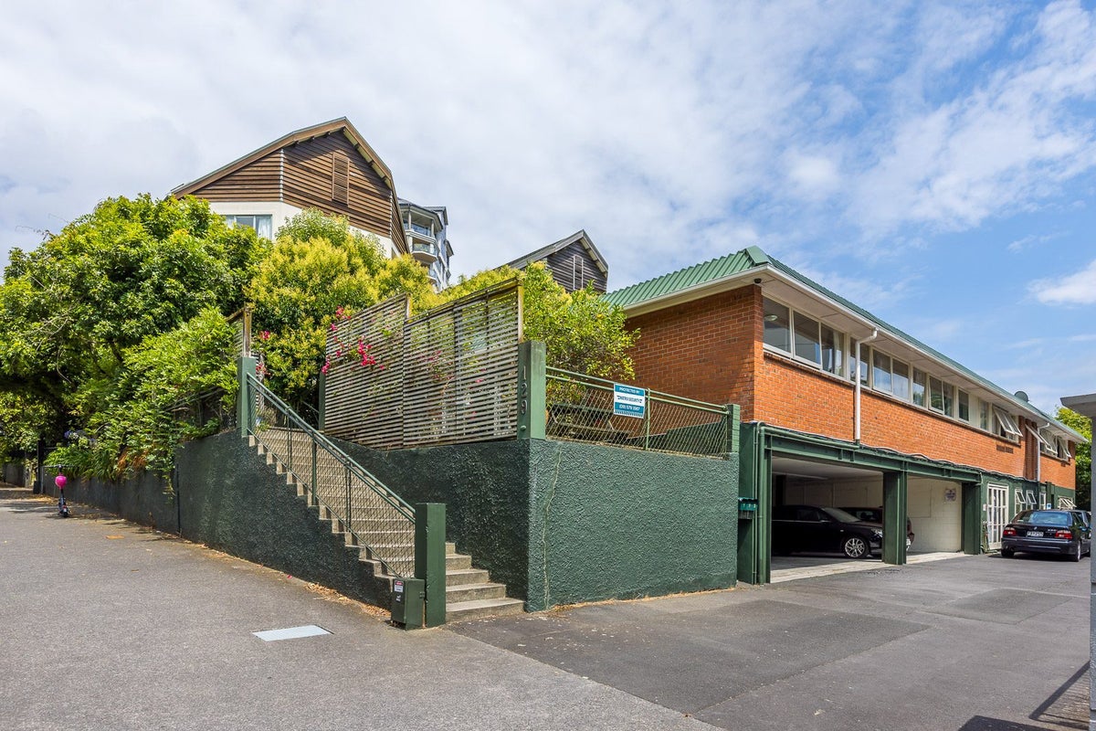 1/129 Grafton Road, Grafton, Auckland - Carousel 1