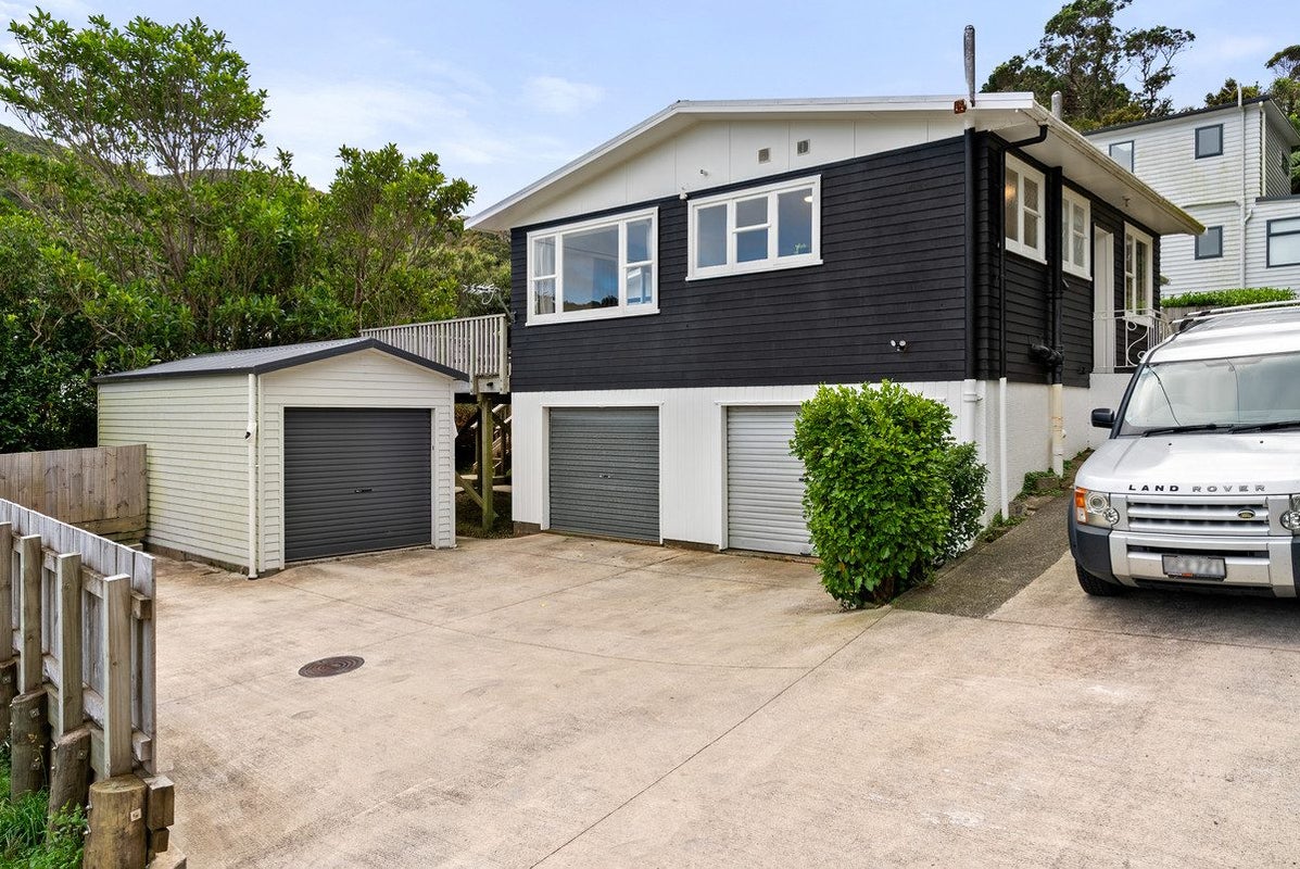 5A Chaucer Way, Karori, Wellington - Carousel 1