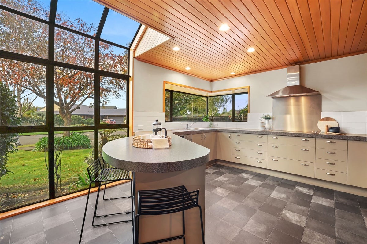 80 Apsley Drive, Avonhead, Christchurch - Carousel 2