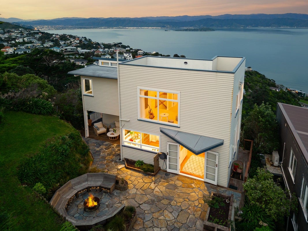 116 Nicholson Road, Khandallah, Wellington - Carousel 1