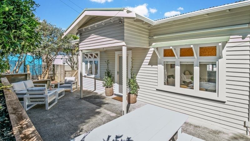 39A Whitney Street, New Windsor, Auckland - Carousel 1