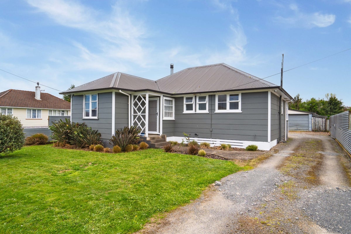 25 Churchill Avenue, Lansdowne, Masterton - Carousel 1