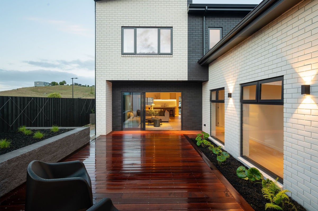 29 Kauri Point Drive, Rototuna North, Hamilton - Carousel 1