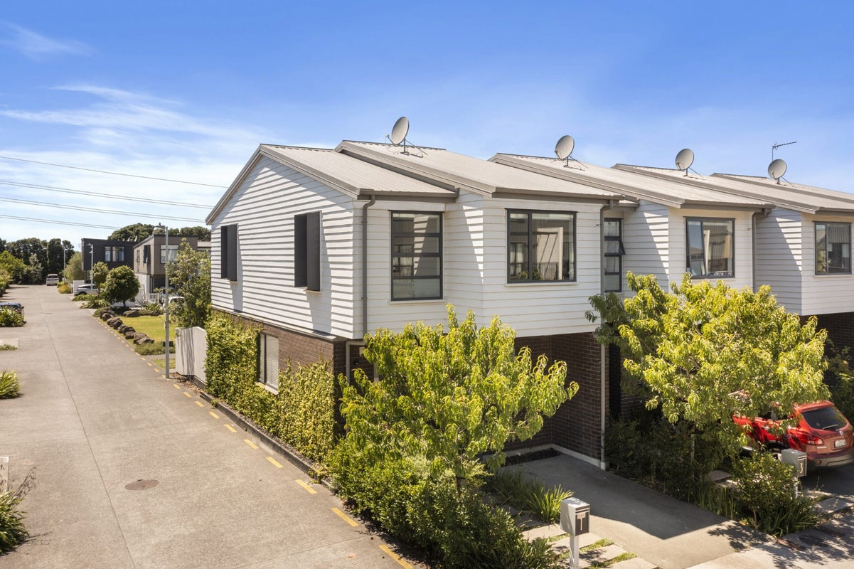 1 Tahuhu road, Mount Wellington, Auckland - Carousel 1