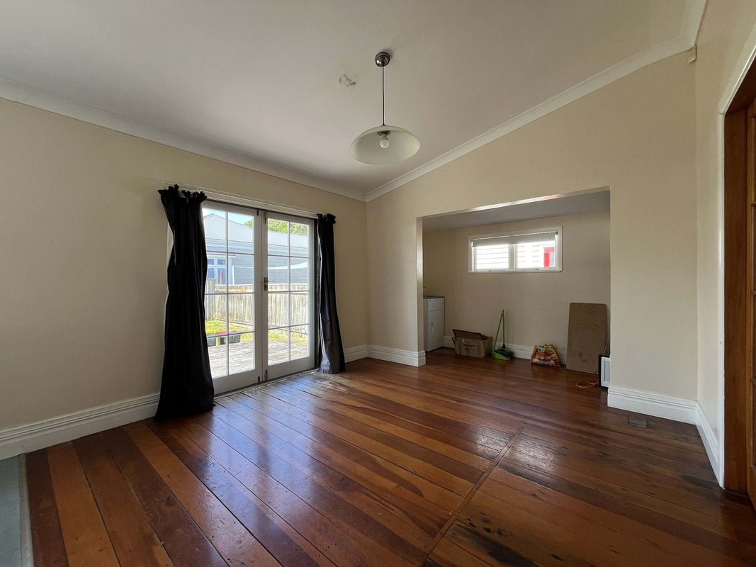 19 Elizabeth Street, Petone, Lower Hutt - Carousel 2
