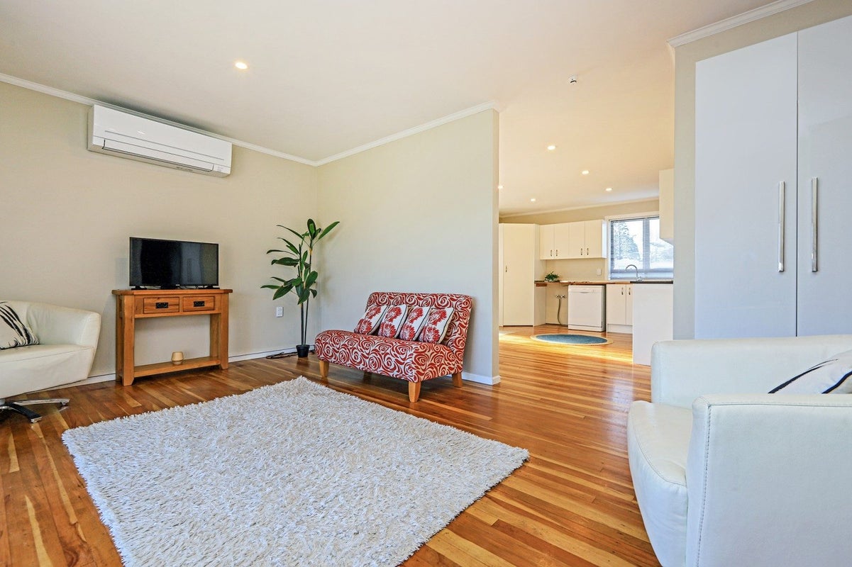 126 Harlech Street, Mayfair, Hastings - Carousel 2