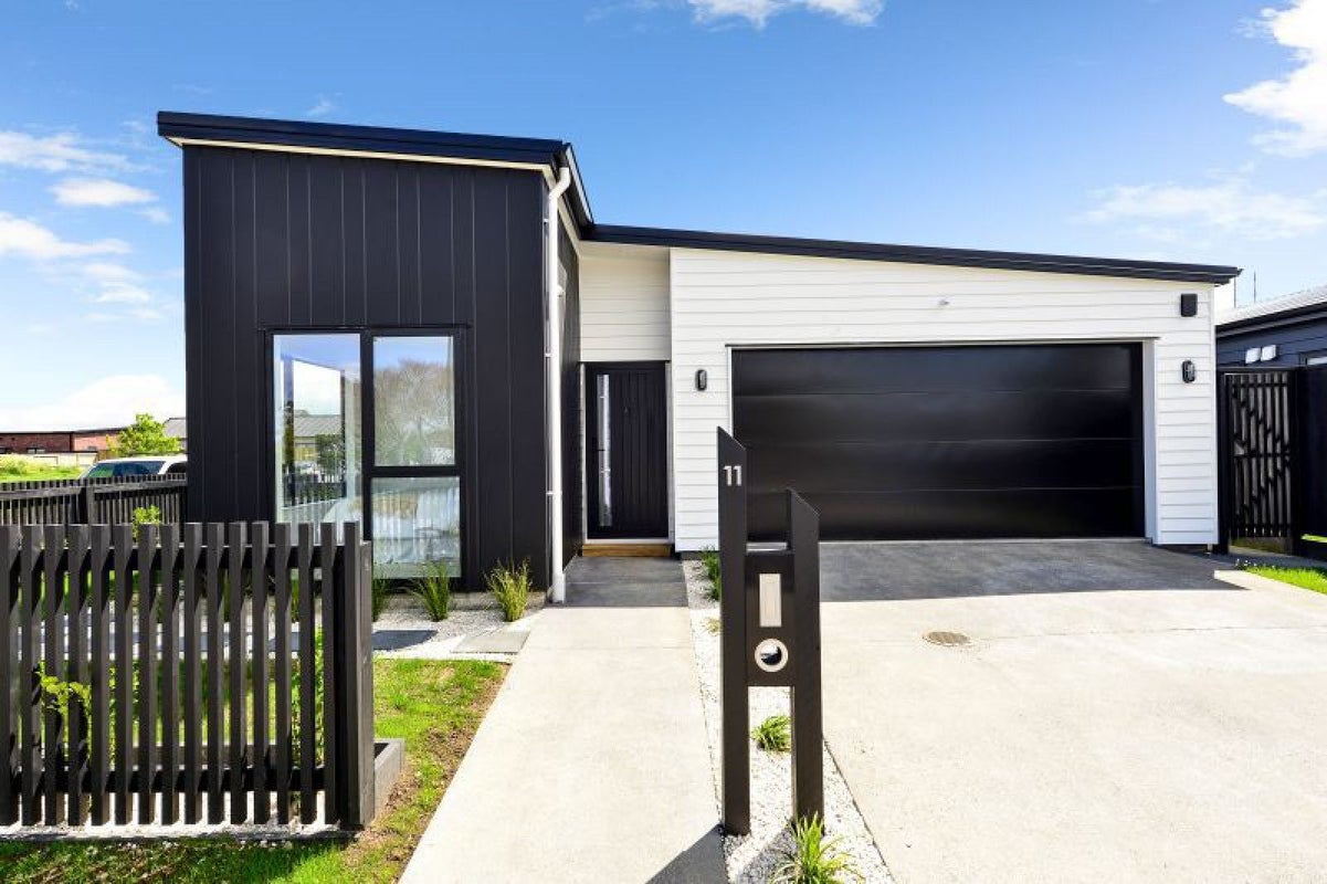 11 Bannerman Crescent, Chartwell, Hamilton - Carousel 1