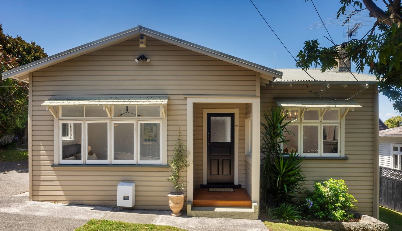 23 Vinter Terrace, Mount Albert, Auckland - Carousel 1