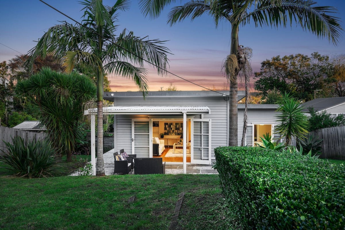 14 Atkinson Road, Titirangi, Auckland - Carousel 1