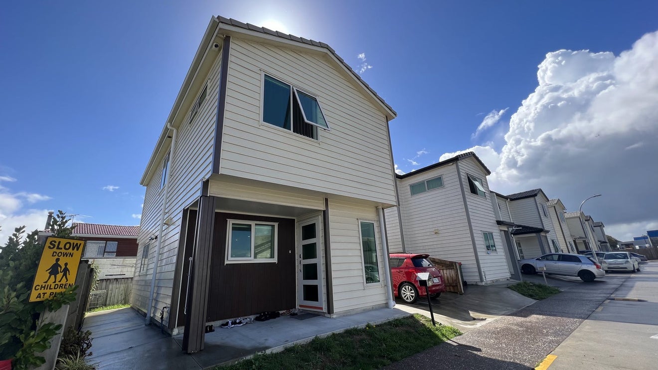 13 Sohum Place, Manukau, Auckland - Carousel 1